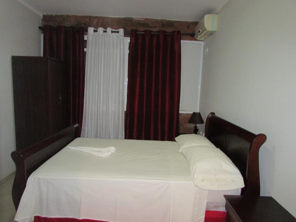 Residencial Girassol, Lda Bed & Breakfast São Filipe Exterior foto
