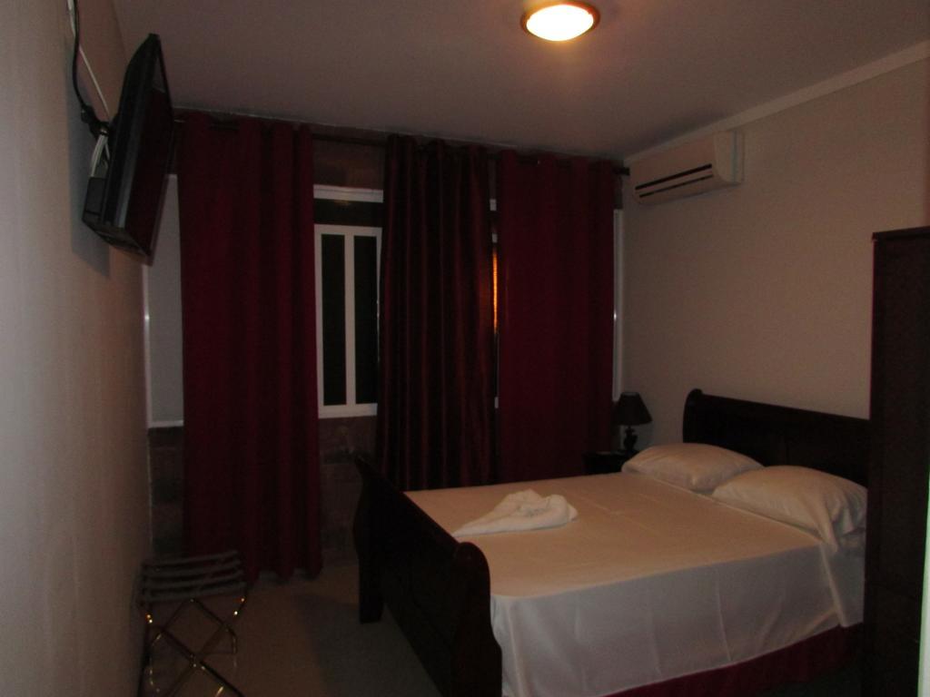Residencial Girassol, Lda Bed & Breakfast São Filipe Exterior foto